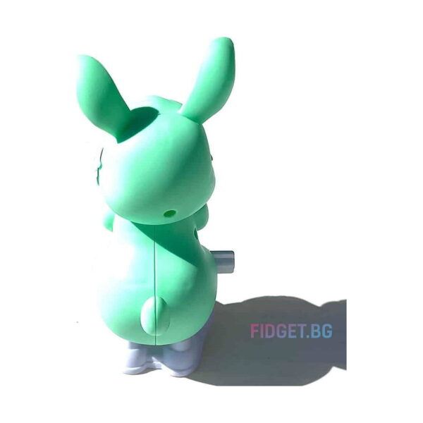 animalut-fidget-verde-care-merge-spate Animăluțe Fidget care merg, iepuraș mecanic verde mentă văzut din spate, cu cheița laterală vizibilă
