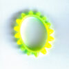 bratari-luminoase-fidget-fucsia-si-portocalii Brățări luminoase Fidget, brățară fidget ovală cu țepi, galben-verde, pe fundal deschis