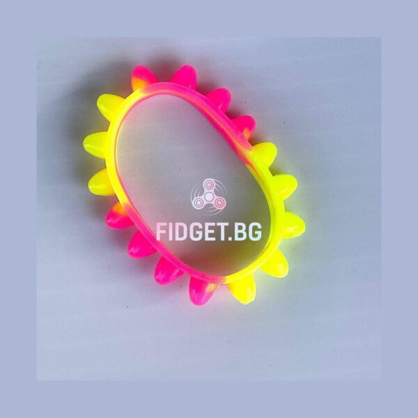 bratari-luminoase-fidget-fucsia-si-portocalii-3 Brățări luminoase Fidget, brățară fidget cu țepi, jumătate fucsia și jumătate galbenă