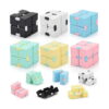 Cub Infinity, grilă cu mai multe variante de cub Infinity (negru, alb, mentă, crem, roz), prezentate întregi și pliate
