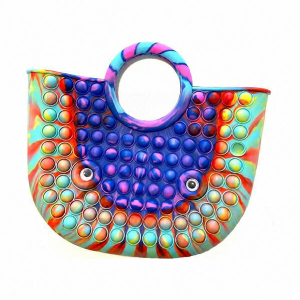 geanta-pop-it-28-26-cm Geantă Pop It, semicirculară în culori curcubeu, cu mâner rotund, multe bule și doi ochi decorativi lipiți; filigran