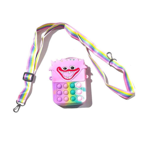 Geantă Pop It Huggy Wuggy, din silicon în formă de Huggy Wuggy roz, cu bule pop it colorate și baretă curcubeu detașabilă