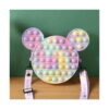 geanta-pop-it-mickey-mouse-15-15-cm-2 Geantă Pop It Mickey Mouse, pastel cu bretea imprimată, fotografiată pe fundal verde închis
