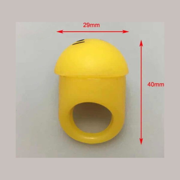 inel-squishy-emoji-dimensiuni Inel squishy Emoji, emoji galben pe fundal deschis, cu cote marcate: 29 mm lățime și 40 mm înălțime