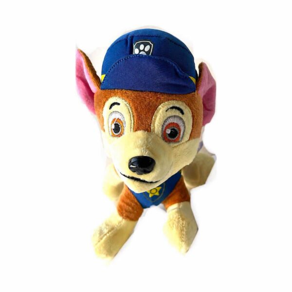 jucarie-de-plus-paw-patrol-chase Jucărie de pluș Paw Patrol Chase, Chase din Paw Patrol: cățeluș maro-bej cu șapcă albastră de poliție cu simbol de lăbuță