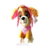 Jucării de pluș Paw Patrol, jucărie de pluș cățeluș bej cu cască roz și vestă roz (Skye), pe fundal alb