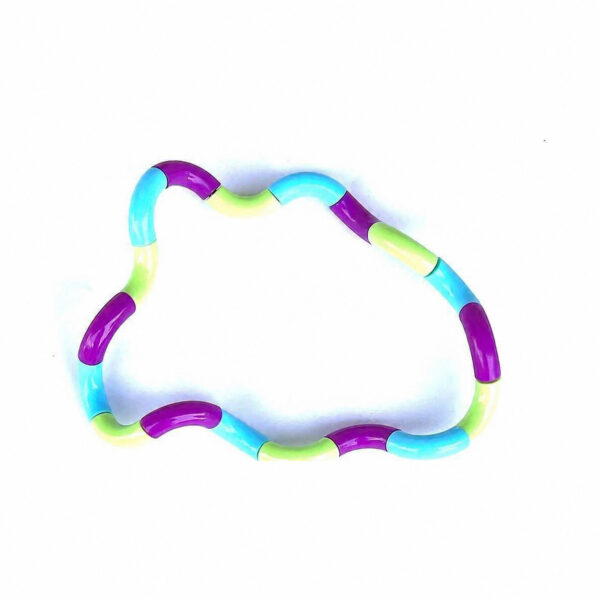 jucarie-fidget-tangle-galbena-si-mov-interior Jucărie Fidget Tangle, Tangle desfăcută complet, în turcoaz, verde deschis și mov, curbată într-un contur închis neregulat