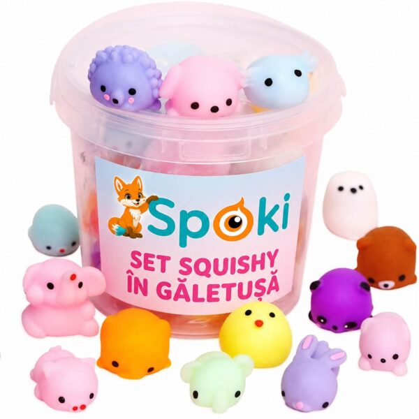 Jucării squishy, găletușă SpOki cu conținutul alături Găletușă SpOki transparentă cu jucării squishy, treisprezece animăluțe moi pastel așezate în jurul ei