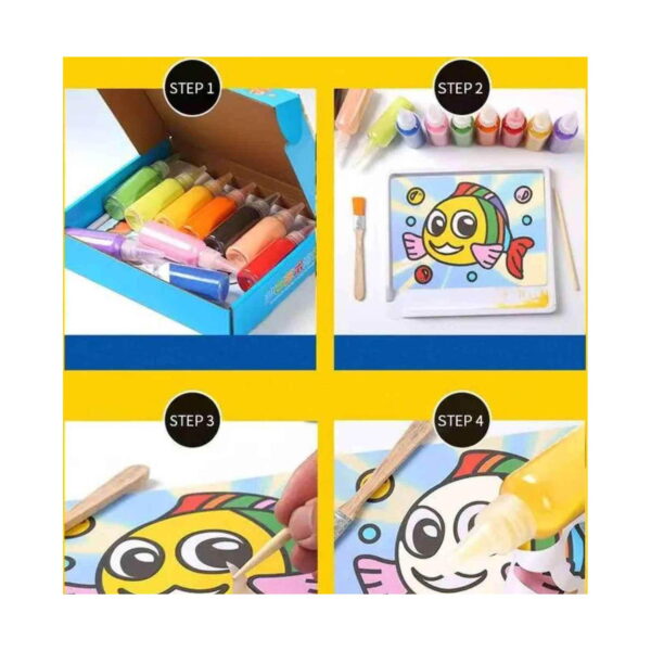 kit-de-pictura-cu-nisip-colorat-12-planse-instructiuni Kit de pictură cu nisip colorat, secvență în patru pași pe fundal galben: cutia deschisă cu sticluțe, planșa cu pește