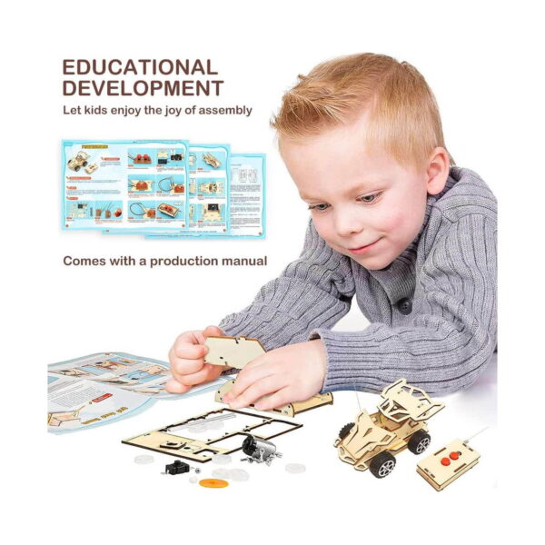 kit-stem-carucior-din-lemn-utilizare-2 Kit STEM Cărucior din lemn, grafic educational development cu un băiat care asamblează piese, manualul ilustrat