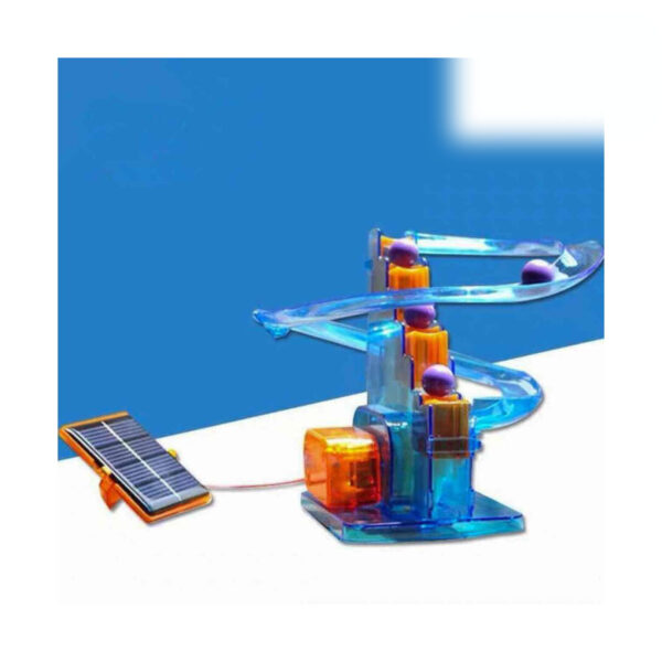 kit-stem-tobogan-solar-6 Kit STEM Tobogan solar, toboganul solar asamblat, fotografiat pe fundal albastru