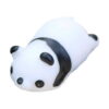 Panda squishy moale, jucărie squishy panda albă cu bandă neagră, urechi și ochi negri, culcată pe burtă, pe fundal alb