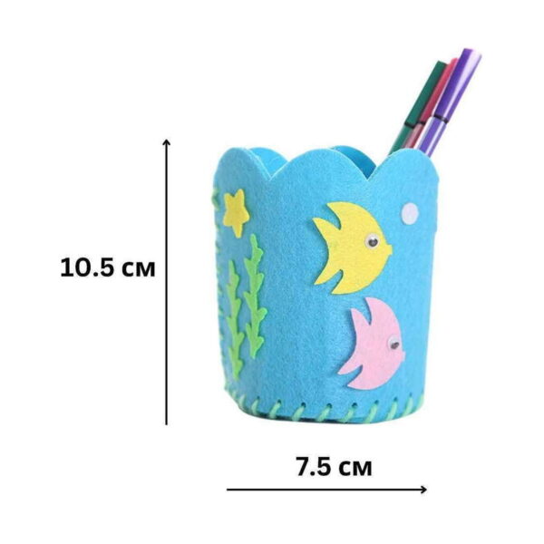 penar-diy-pentru-copii-cu-pestisori-albastri-dimensiuni Penar DIY pentru copii cu peștișori albaștri, suportul cu pești, cu săgeți care indică 10,5 cm înălțime și 7,5 cm lățime