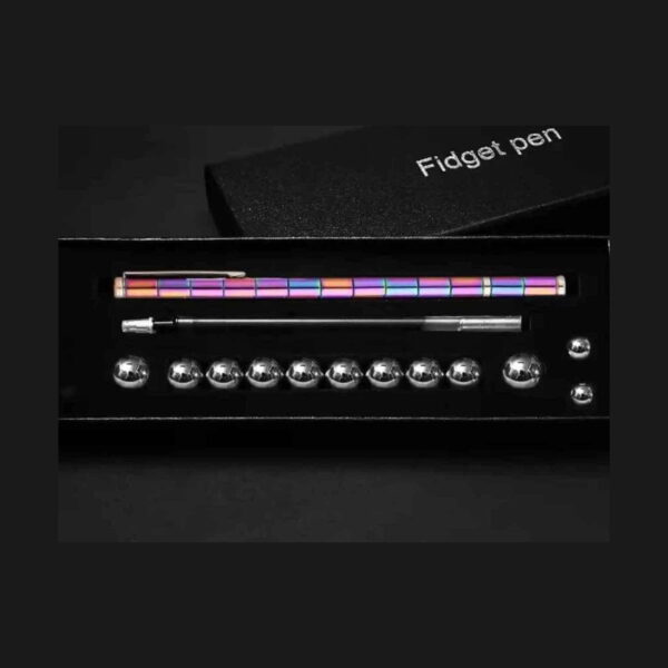 pix-magnetic-fidget-auriu-si-roz-ambalaj-2 Pix magnetic fidget, cu insertul complet, fotografiată pe fundal negru, cu textul Fidget pen