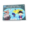Puzzle magnetic pentru copii 2 în 1 Exploratorul, fața cutiei cu hartă albastră, corabie și personajul explorator cu bicorn