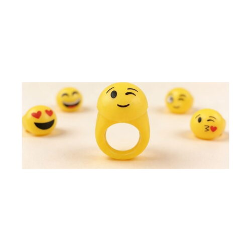 Set 3 inele Emoji luminoase, galbene din silicon, cu un inel mare în prim-plan la care se vede banda pentru deget