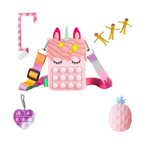 Set aniversar cu geantă unicorn, conținutul setului pe fundal alb: geantă roz cu unicorn și douăsprezece bule