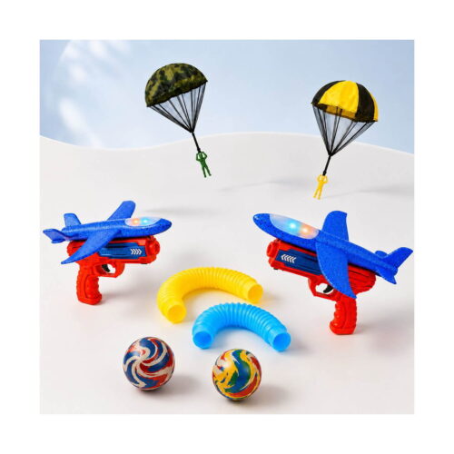 Set de exterior Super Fly, conținutul setului pe fundal deschis: două parașute cu figurine