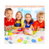 Set Fidget cu 3 jucării, grafic promoțional cu patru copii la o masă și numeroase figurine squishy colorate