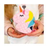 Set Jucării interactive copii, copil în pulover alb care ține în mâini geanta unicorn roz cu bule Pop It, coamă multicoloră