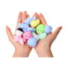 Set Jumbo cu 30 de jucării squishy, două palme făcute căuș, pline cu numeroase figurine squishy mici în formă de animale