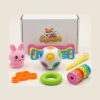 Set senzorial iepuraș, prezentare cu cutia Spoki: iepuraș roz squishy, minge puzzle curcubeu, trei benzi elastice roz