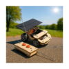 set-stem-2-in-1-cu-energie-solara-detaliu Set STEM 2 în 1 cu energie solară, prim-plan în aer liber cu mașina din lemn