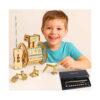 set-stem-duo-robot-alex-si-pix-magnetic-magic-utilizare Set STEM Duo Robot Alex și pix magnetic magic, băiat la masă cu robotul din lemn pe două roți, telecomanda