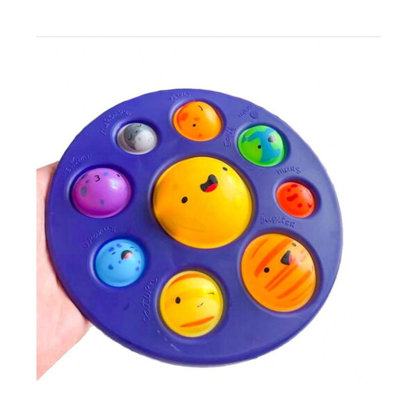 simple-dimple-planete-2 Simple Dimple planete, mov cu Soarele și planetele, ținut în mână pe fundal neutru deschis