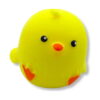 squishy-ratusca-2 Squishy rățușcă, galbenă, vedere frontală pe fundal alb, cu ochi negri, cioc portocaliu și lăbuțe portocalii